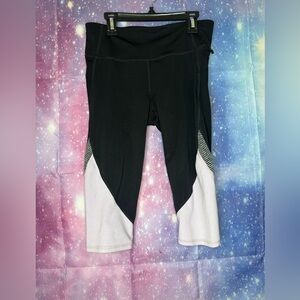 Gap fit cropped workout pants 🛍